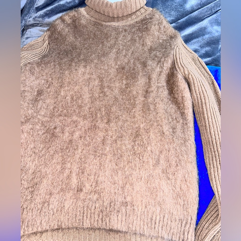 MAXMARA turtle neck fuzzy sweater